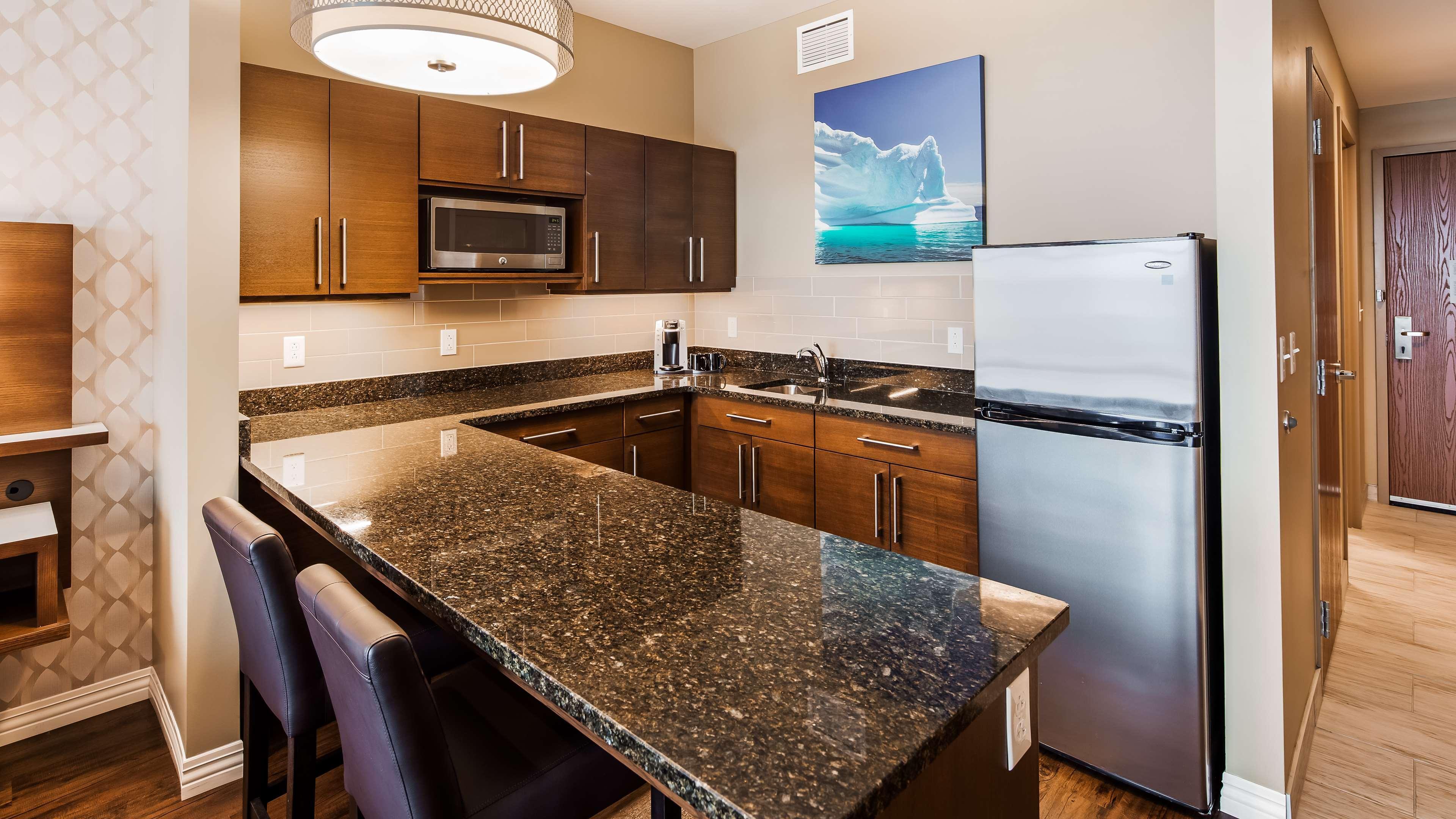 Best Western Plus St. John'S Airport Hotel And Suites Buitenkant foto
