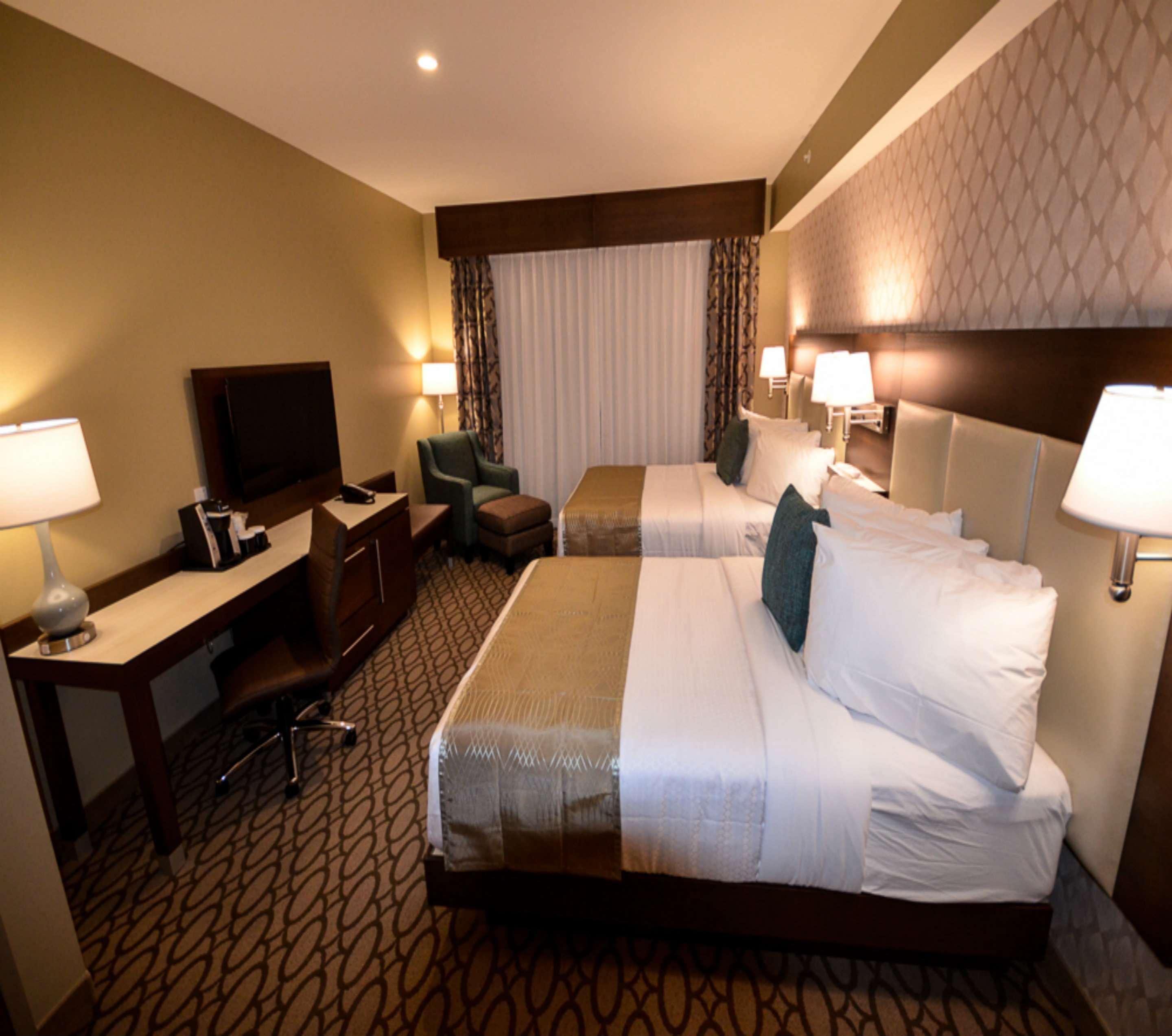 Best Western Plus St. John'S Airport Hotel And Suites Buitenkant foto