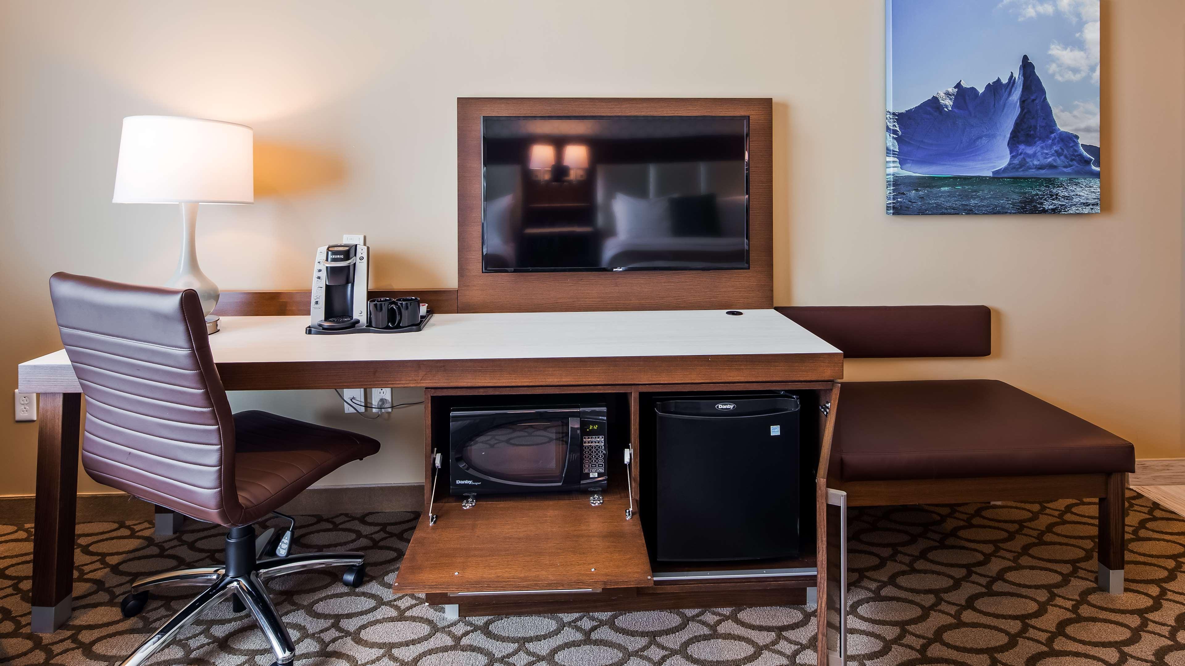 Best Western Plus St. John'S Airport Hotel And Suites Buitenkant foto