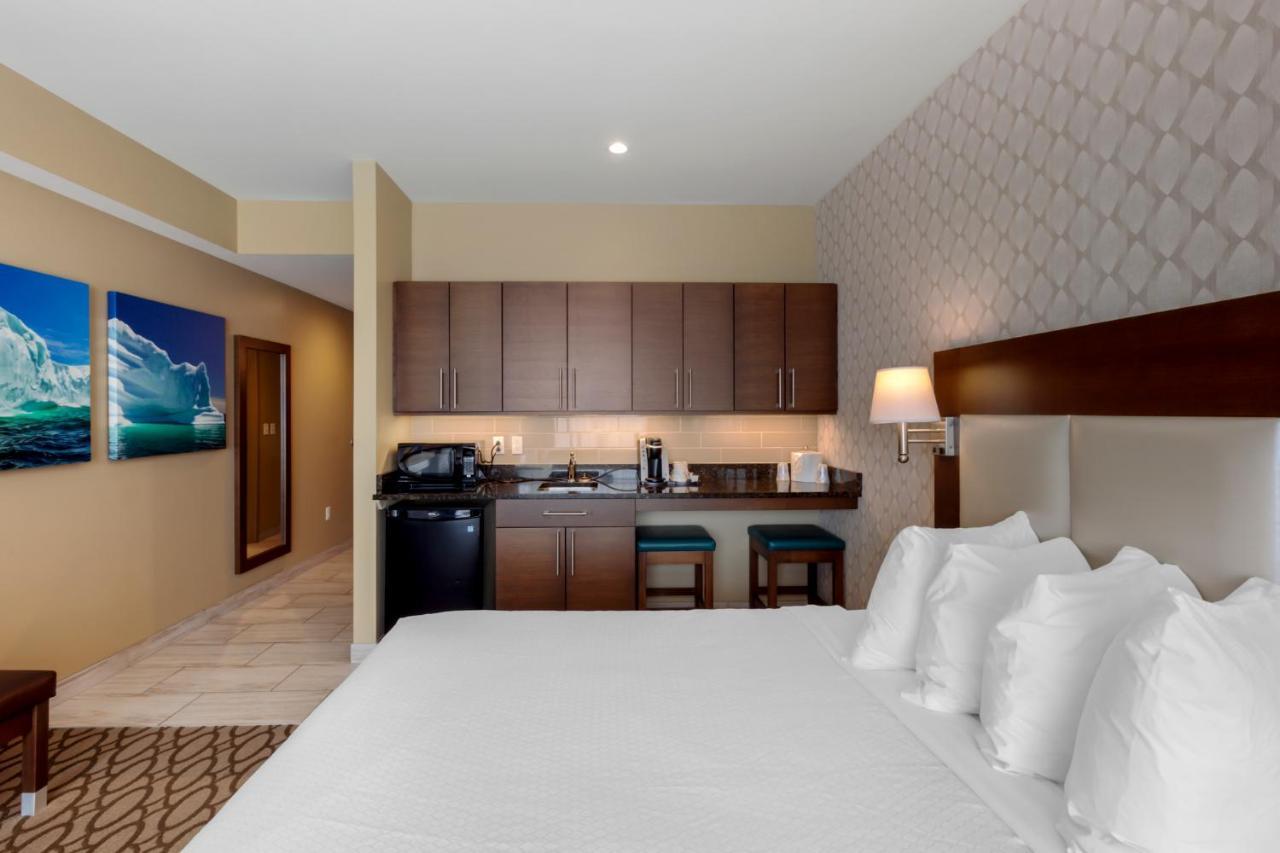 Best Western Plus St. John'S Airport Hotel And Suites Buitenkant foto