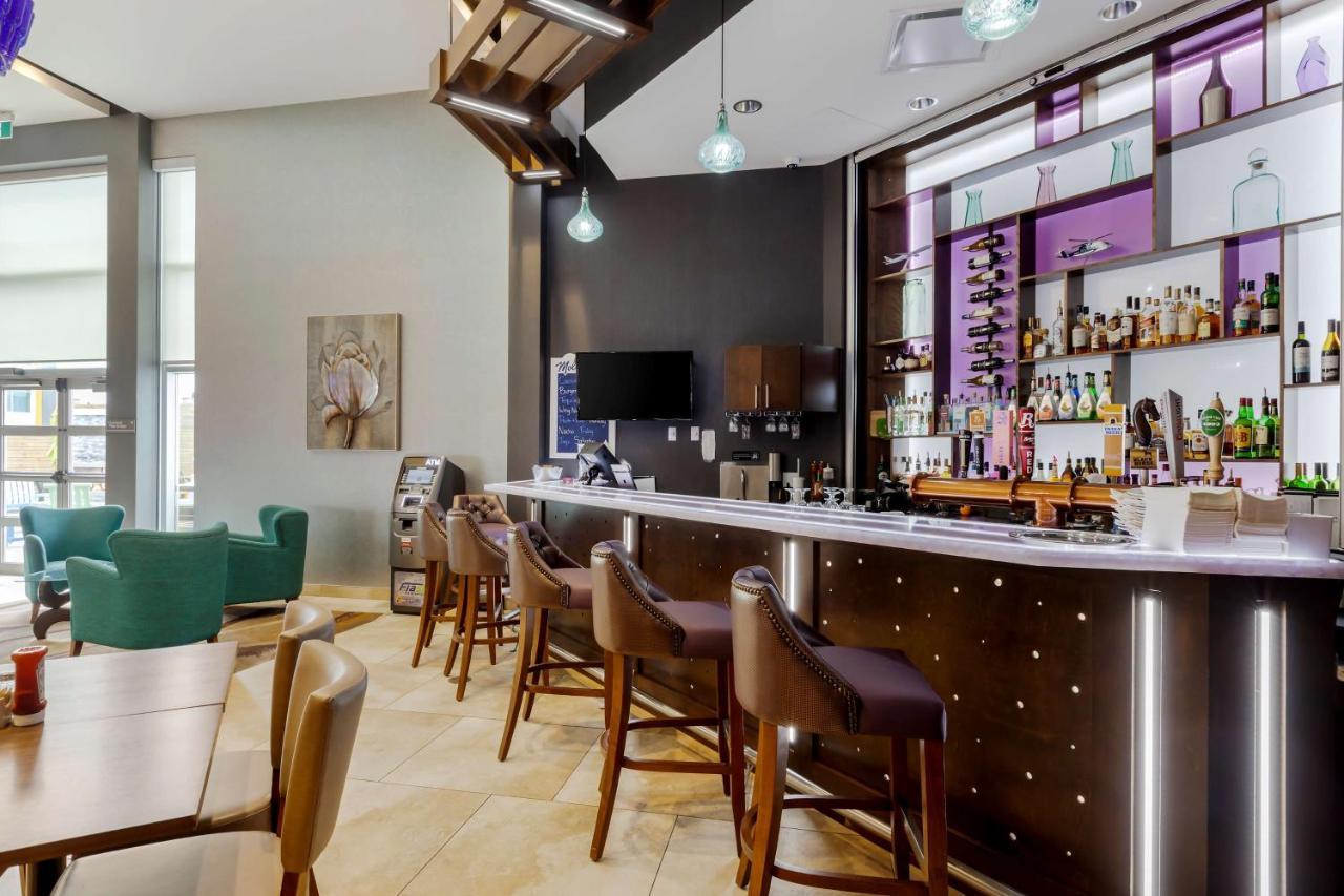 Best Western Plus St. John'S Airport Hotel And Suites Buitenkant foto