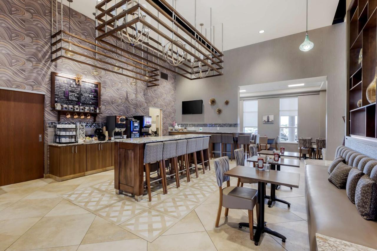 Best Western Plus St. John'S Airport Hotel And Suites Buitenkant foto